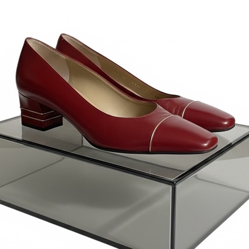 Vintage St. John Burgundy Leather Pumps Low Block Heel‎ Made in Italy size 6.5